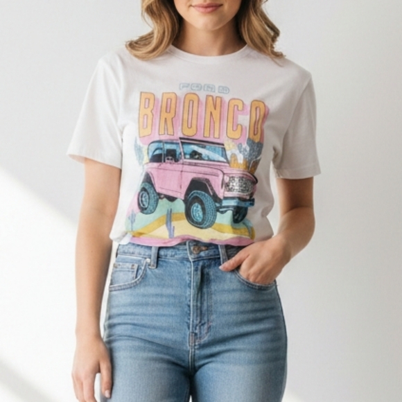 Ford Tops - Official Ford Bronco apparel in excellent pre-owned condition Medium